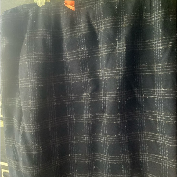 Vintage Plaid Wool Skirt. Navy Blue and white with a hint of silver 20Tall - Picture 4 of 6